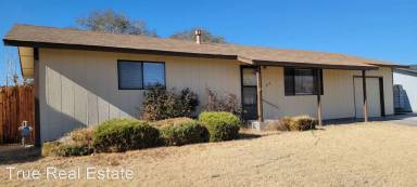Main picture of 940 Christine Way