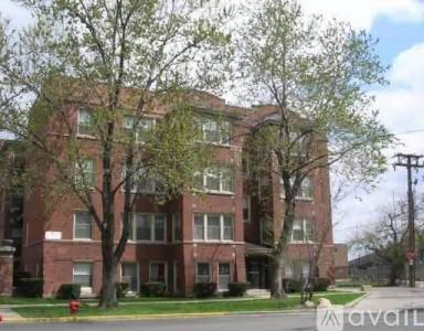Main picture of 4127 W Belle Plaine Ave