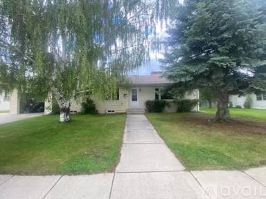 Main picture of 669 Parks St