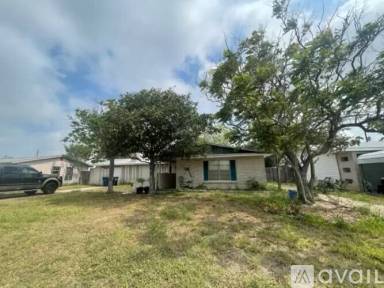 Main picture of 326 Hialeah Dr