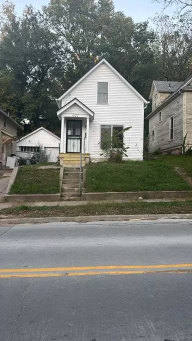 Main picture of 621 S 1st St