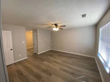 Main picture of 21 Villa Ln