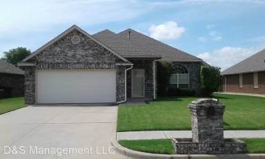 Main picture of 16 SW 132nd St