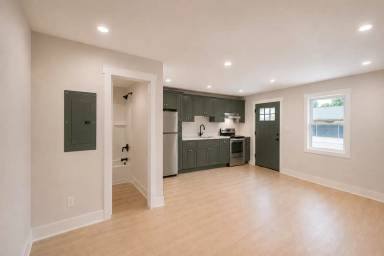 Main picture of 551 Elm St