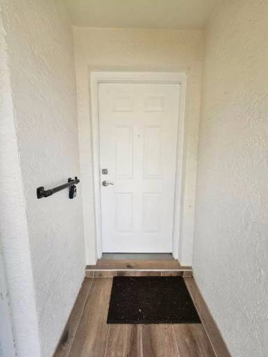 Main picture of 5989 Hillyer Ct