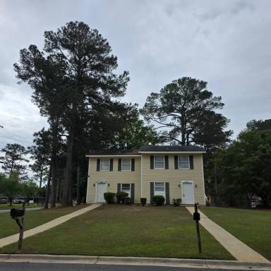 Main picture of 1900 Buck Ln