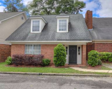 Main picture of 6401 Cedar Bend Ct