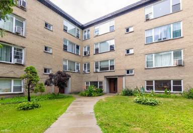 Main picture of 6130 N Damen Ave