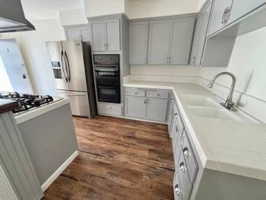 Main picture of 310 Bungalow Dr