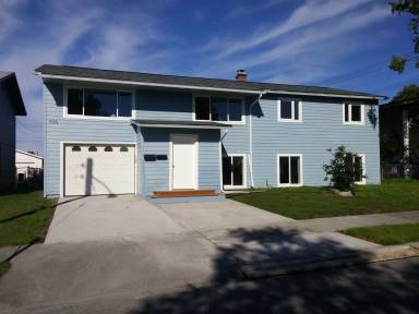 Main picture of 830 Cedar St