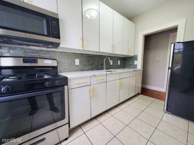 Main picture of 169 Manhattan Ave