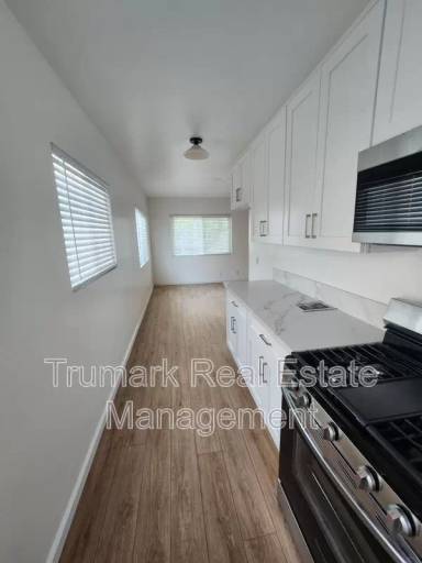 Main picture of 505 Irving Ave