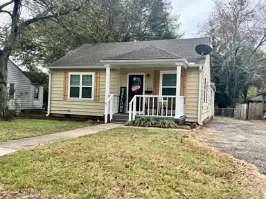 Main picture of 812 W Cross St