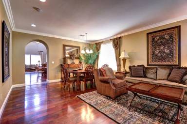 Main picture of 1318 Surrey Downs Ln