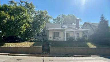Main picture of 108 N Western Ave