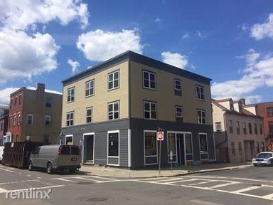 Main picture of 108 Maverick St