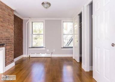 Main picture of 118 E 17th St