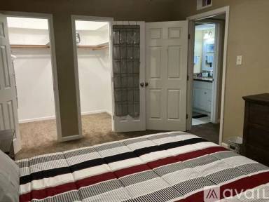 Main picture of 17401 Red Oak Dr