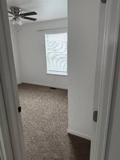 Main picture of 2908 W 6th St