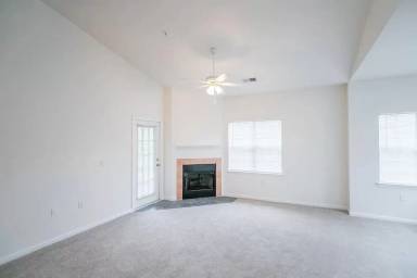 Main picture of 4480 Platinum Dr