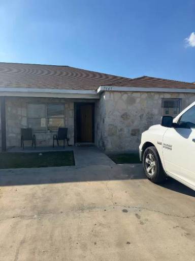 Main picture of 7643 Oak Chase