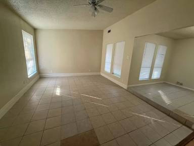 Main picture of 5005 Galaxie Rd