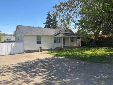 Main picture of 1499 NW Grove St