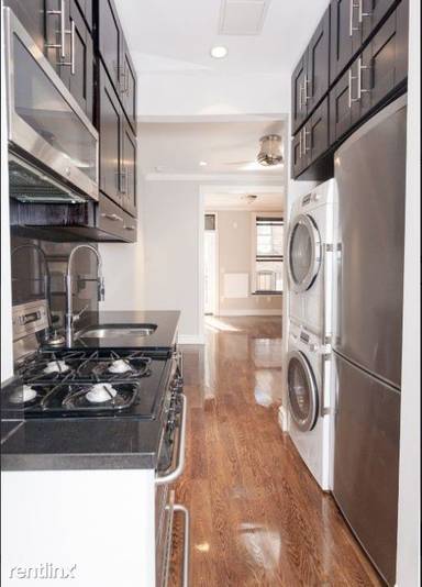 Main picture of 134 Orchard St