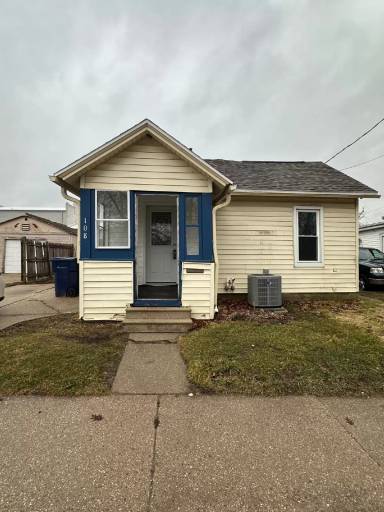 Main picture of 108 W Holmes St
