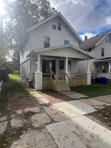Main picture of 1131 W 5th St
