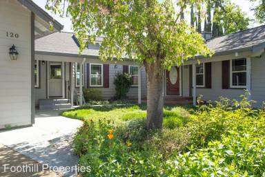 Main picture of 120 Patricia Ln