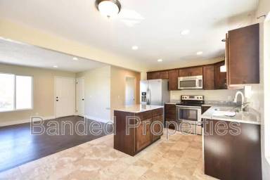 Main picture of 5513 W Heath Ave