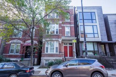 Main picture of 2237 W Armitage Ave