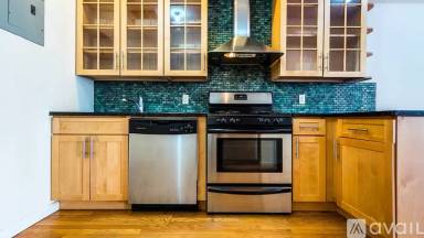 Main picture of 18 Goodwin Pl