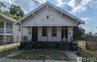 Main picture of 2109 Mandeville St
