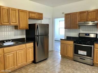 Main picture of 21 E 16th St