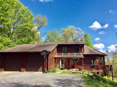 Main picture of 629 Crafts Run Rd