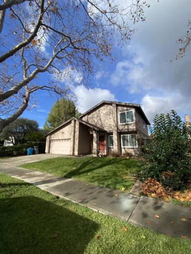 Main picture of 969 W 6th St