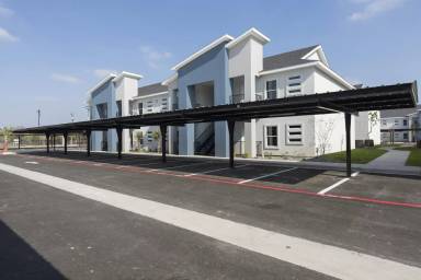 Main picture of 815 N 15th Pl Apartments