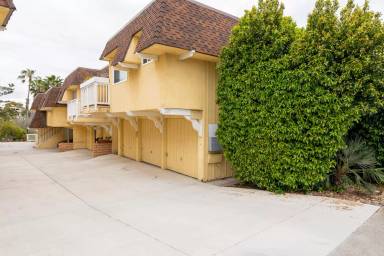 Main picture of 225 Avenida Monterey