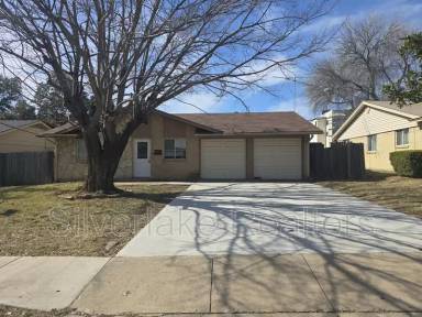 Main picture of 2429 Salmon St