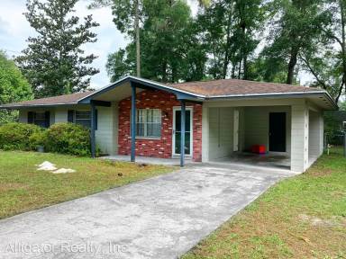 Main picture of 2056 NW 42nd Ave