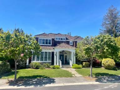 Main picture of 1144 Castle Way