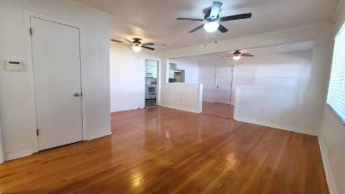 Main picture of 3146 W Waverly Ave