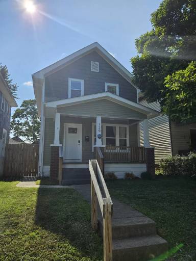 Main picture of 129 S Terrace Ave