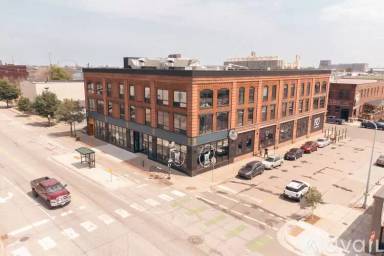 Main picture of 1831 W Superior St
