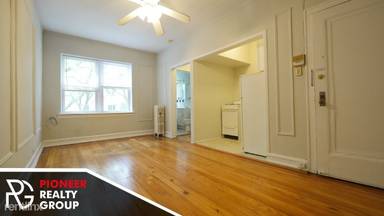 Main picture of 2827 N Burling Apartments