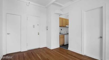 Main picture of 18 W 69th St