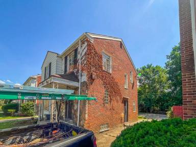 Main picture of 19440 Hartwell St