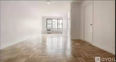 Main picture of 4 E 12th St